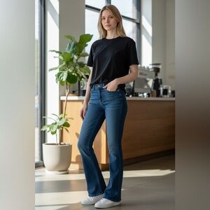 MOTHER Denim The Runaway Flare Jeans – Dolphin Dreams Wash